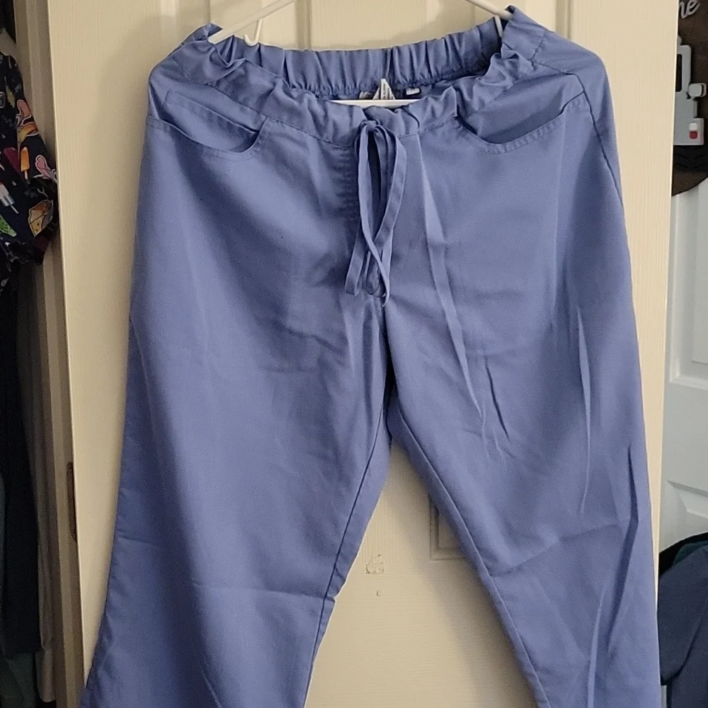 Scrub Set - Picture 4 of 7